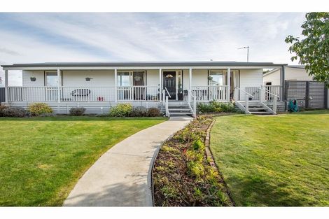 Photo of property in 45 Royal Park Drive, Parklands, Christchurch, 8083