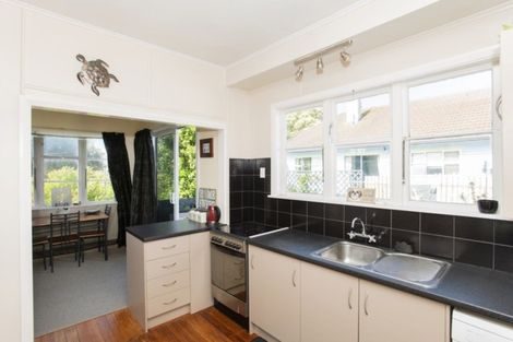 Photo of property in 16 Townley Street, Te Hapara, Gisborne, 4010