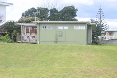 Photo of property in 122 Diana Avenue, Whangamata, 3620
