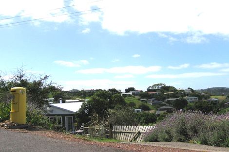 Photo of property in 12 Wellington Road, Surfdale, Waiheke Island, 1081