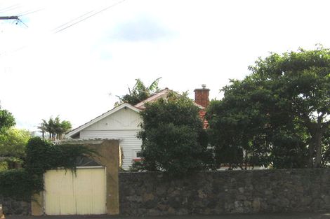 Photo of property in 2/15a Mount Albert Road, Mount Albert, Auckland, 1025