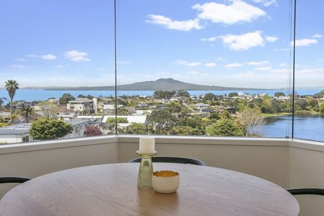 Photo of property in 3/90 Kitchener Road, Milford, Auckland, 0620