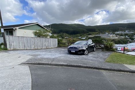 Photo of property in 13a Florio Terrace, Tawa, Wellington, 5028