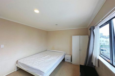 Photo of property in Tuscany Way, 17/3 Ambrico Place, New Lynn, Auckland, 0600