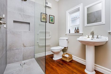 Photo of property in 209 Hurstmere Road, Takapuna, Auckland, 0622