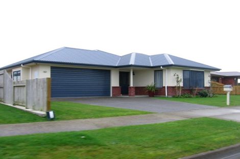 Photo of property in 7 Daniel Place, Kelvin Grove, Palmerston North, 4414