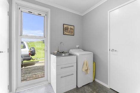 Photo of property in 489a Barrett Road, Omata, New Plymouth, 4374