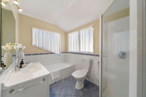 Photo of property in 15 Renlee Place, Shelly Park, Auckland, 2014