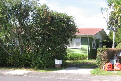 Photo of property in 17 Vienna Place, Birkenhead, Auckland, 0626