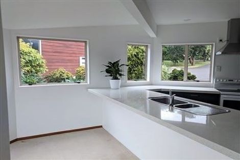 Photo of property in 2/2 East Coast Road, Milford, Auckland, 0620