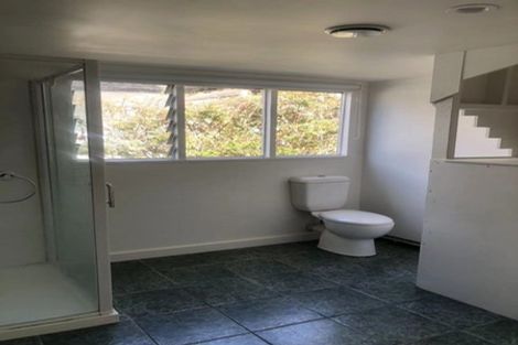 Photo of property in 536 Glenfield Road, Glenfield, Auckland, 0629