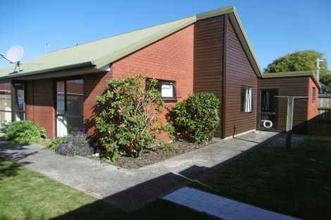 Photo of property in 1/9b Prestons Road, Redwood, Christchurch, 8051