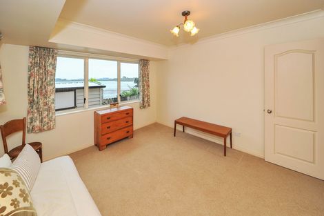 Photo of property in 62a Youngs Road, Papakura, 2110