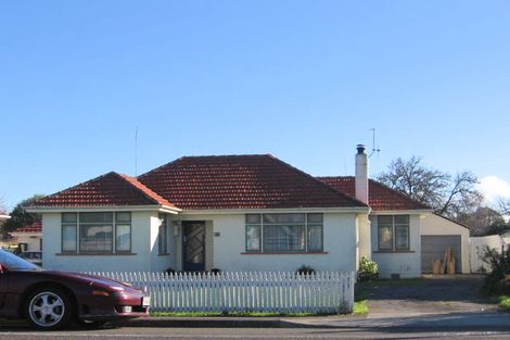 Photo of property in 69 Featherston Street, Takaro, Palmerston North, 4412