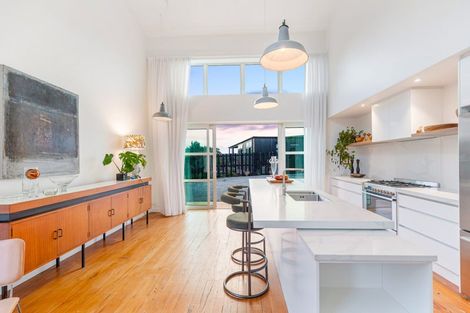 Photo of property in 16a Renata Crescent, Te Atatu Peninsula, Auckland, 0610