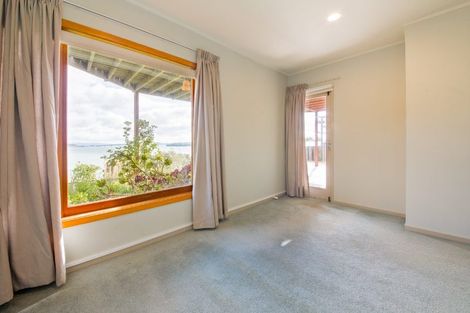 Photo of property in 106a Stanley Point Road, Stanley Point, Auckland, 0624