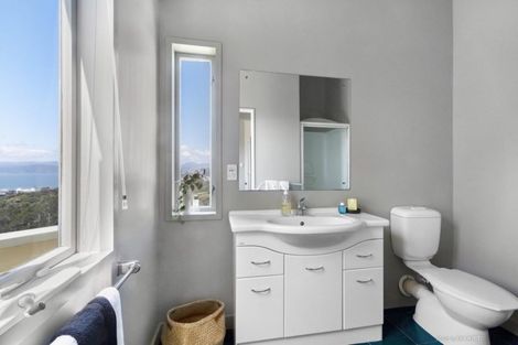 Photo of property in 53 Harbour View Road, Northland, Wellington, 6012