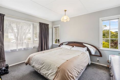 Photo of property in 104 Stewart Drive, Newlands, Wellington, 6037