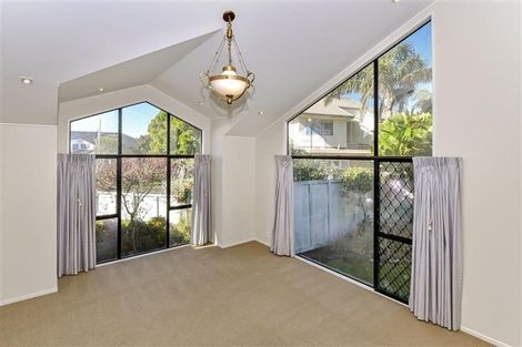 Photo of property in 20 Gillard Place, Eastern Beach, Auckland, 2012