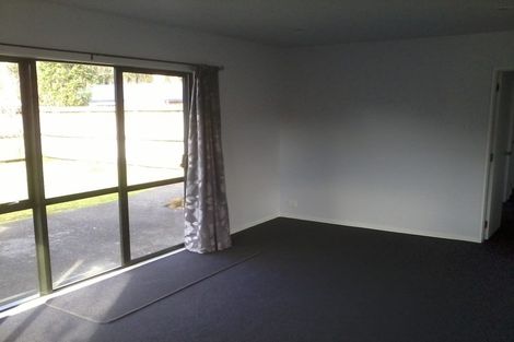 Photo of property in 12 O'sullivan Place, Waiuku, 2123