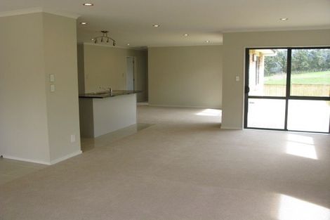 Photo of property in 80 South Kensington Way, Henderson, Auckland, 0612