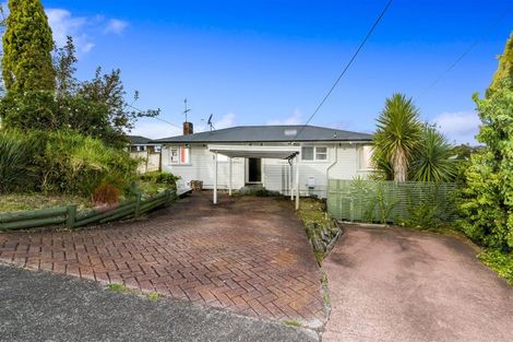 Photo of property in 70 Chivalry Road, Glenfield, Auckland, 0629