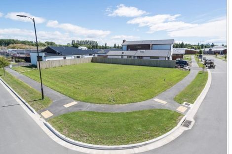 Photo of property in 8 Broadstairs Avenue, Casebrook, Christchurch, 8051