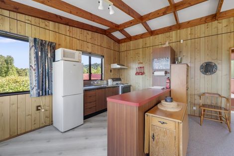 Photo of property in 27 Kaiuru Avenue, Pukawa Bay, Turangi, 3381