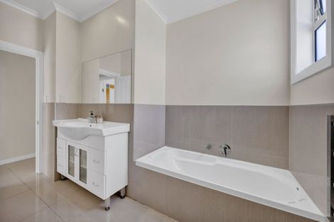 Photo of property in 35 Cordelia Street, Stratford, 4332