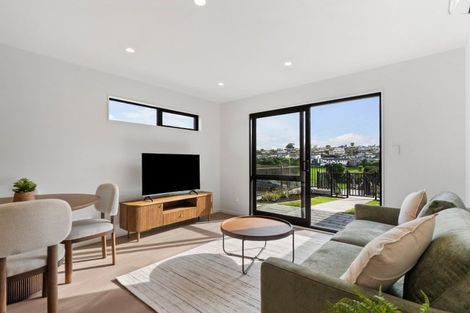 Photo of property in 8/4 Limestone Drive, Hobsonville, Auckland, 0616