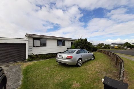 Photo of property in 6 Solveig Place, Randwick Park, Auckland, 2105