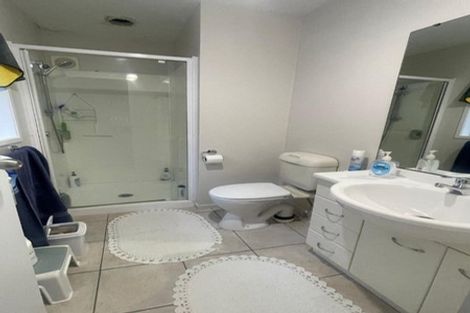 Photo of property in 64 Sandwick Drive, Weymouth, Auckland, 2103