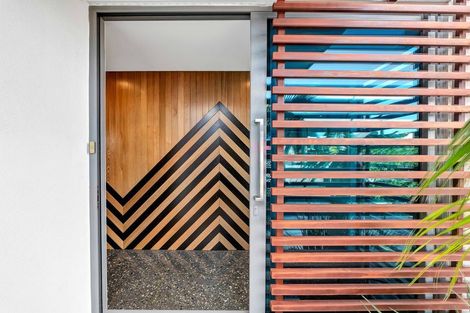 Photo of property in 244 Devon Street West, New Plymouth, 4310