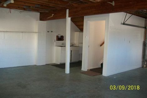 Photo of property in 2/19a Ribblesdale Road, Henderson, Auckland, 0612