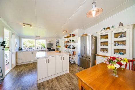 Photo of property in 27 Bond Street, Marton, 4710