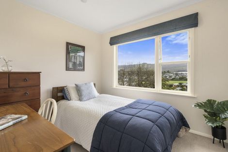 Photo of property in 28 Saint Johns Terrace, Tawa, Wellington, 5028