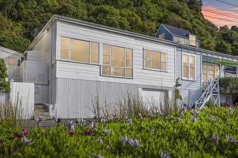 Photo of property in 147 Marine Parade, Seatoun, Wellington, 6022