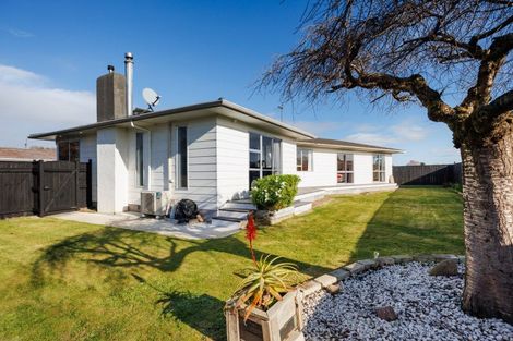 Photo of property in 28 Cascade Crescent, Westbrook, Palmerston North, 4412