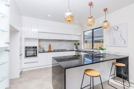 Photo of property in 46 Schoolside Road, Kumeu, 0810