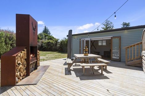 Photo of property in 28 Kinloch Road, Kinloch, Taupo, 3377