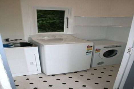 Photo of property in 38 Ngaio Road, Kelburn, Wellington, 6012