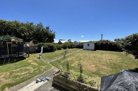 Photo of property in 24 Waipani Road, Te Atatu Peninsula, Auckland, 0610