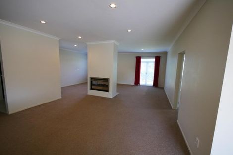 Photo of property in 3 Cornwall Place, Karaka, Papakura, 2113