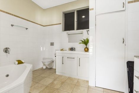 Photo of property in 112 Great South Road, Huntly, 3700