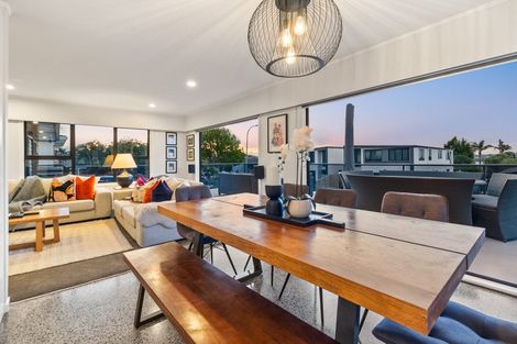 Photo of property in 16 Clyside Avenue, Half Moon Bay, Auckland, 2012