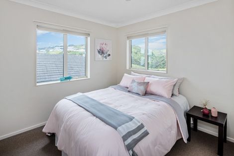 Photo of property in 242 Mark Avenue, Grenada Village, Wellington, 6037