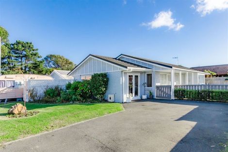 Photo of property in 39 The Drive, Paraparaumu Beach, Paraparaumu, 5032