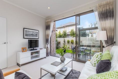 Photo of property in 24 Purchas Hill Drive, Stonefields, Auckland, 1072
