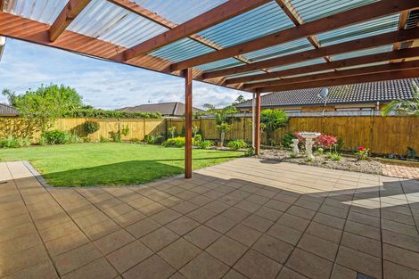 Photo of property in 35 Croftview Road, Wattle Downs, Auckland, 2103