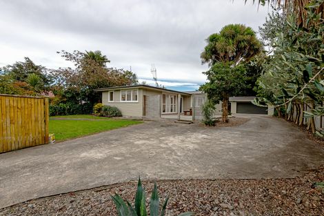 Photo of property in 11 Galway Avenue, Hokowhitu, Palmerston North, 4410